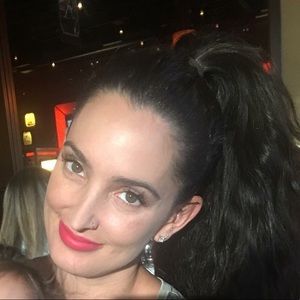 Meet your Posher, Nikole